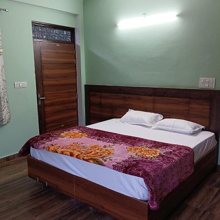 Crescent Moon Homestay Rishīkesh Exterior foto