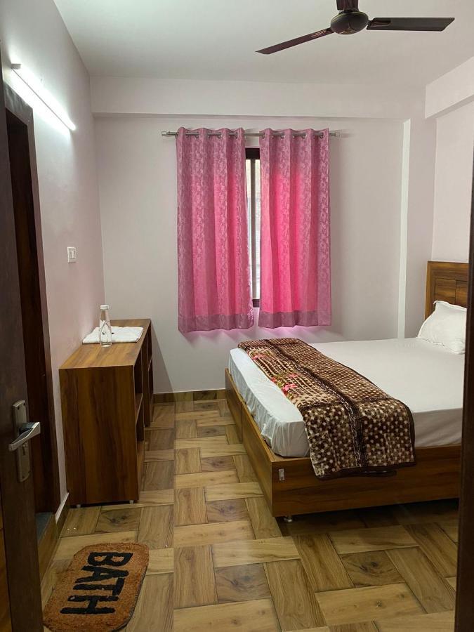 Crescent Moon Homestay Rishīkesh Exterior foto