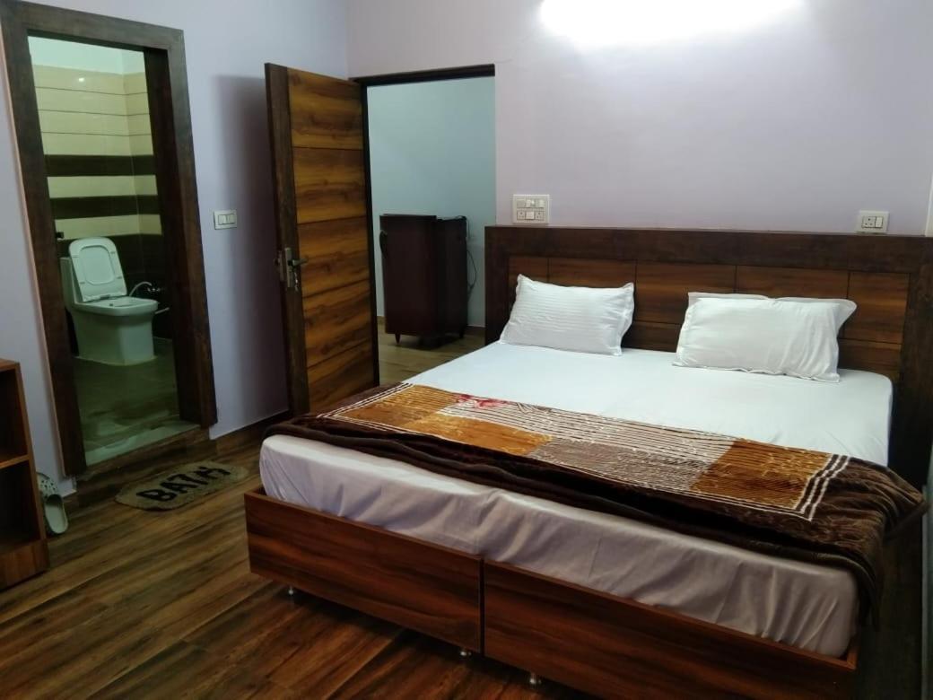 Crescent Moon Homestay Rishīkesh Exterior foto
