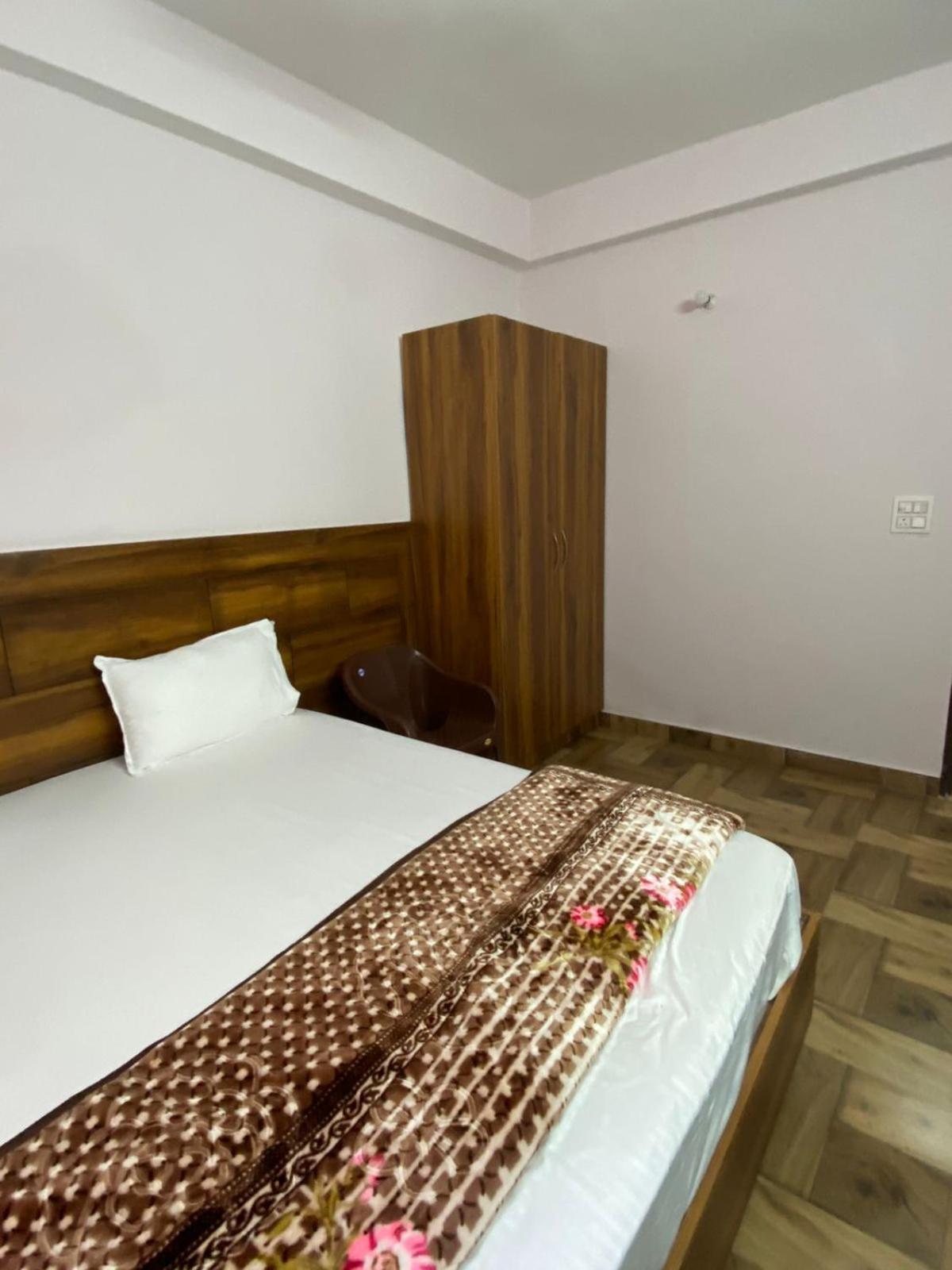 Crescent Moon Homestay Rishīkesh Exterior foto