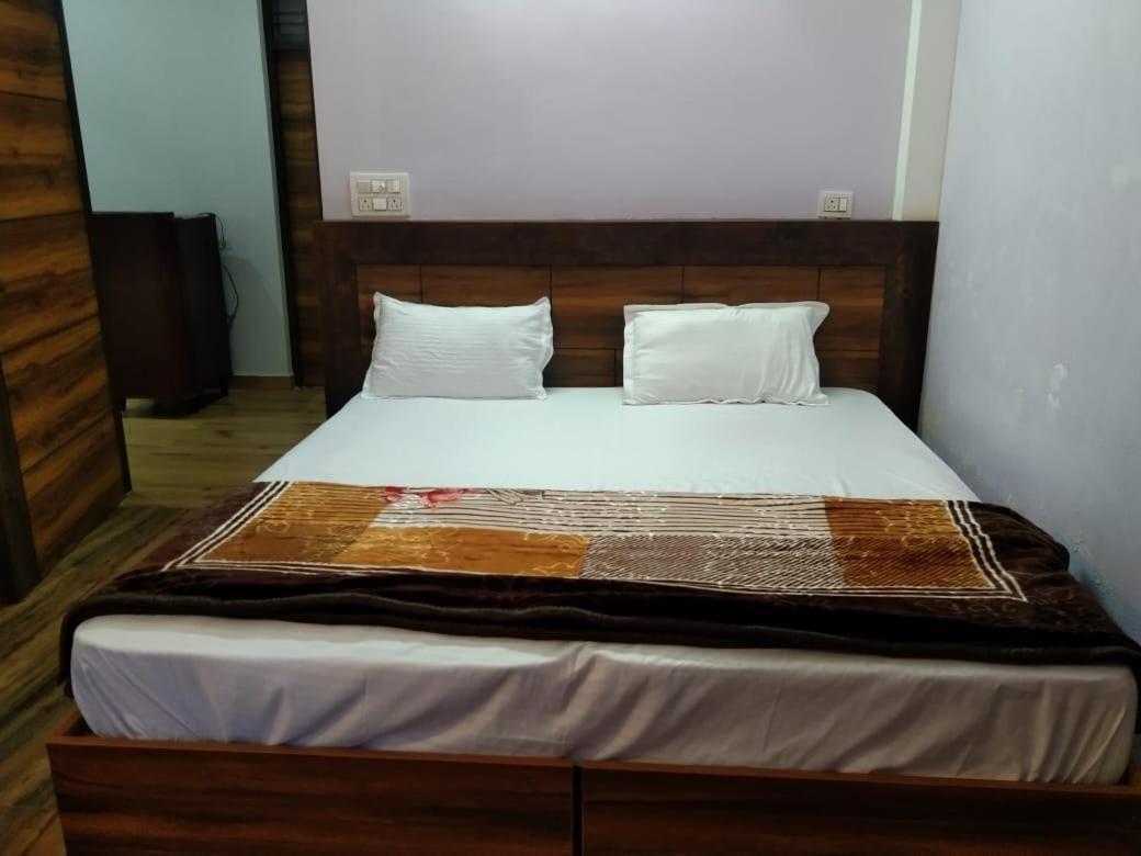 Crescent Moon Homestay Rishīkesh Quarto foto